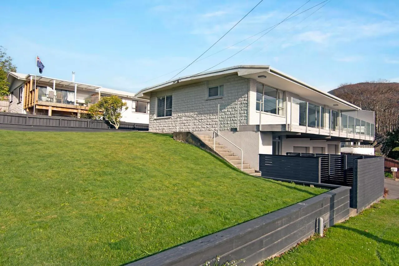 Seaside Sounds - Picton Upstairs Unit Villa 0*,  New Zealand